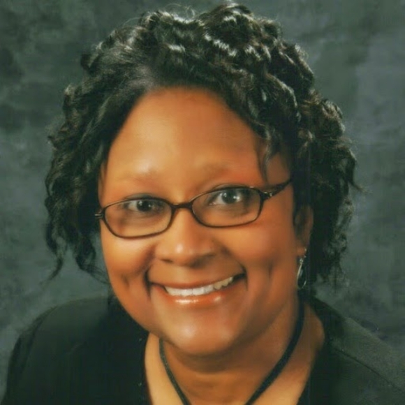 Meet your Posher, Elizabeth - Picture 3 of 9